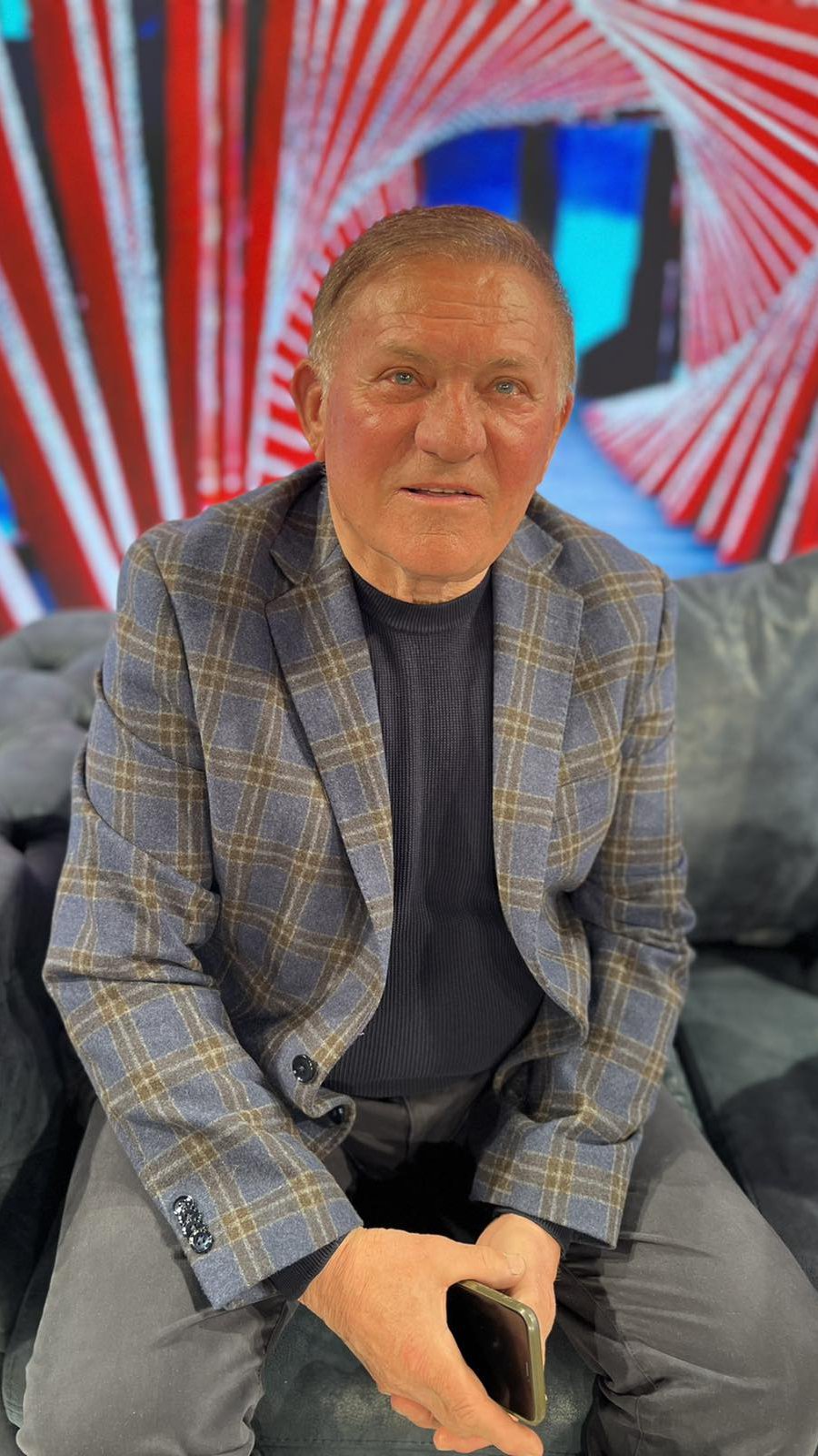 ŽRTVOVAO SAM SE ZBOG SUPRUGE BRANKE! Evo gde je odmarao Miloš Bojanić: Ipak sam ja ČIKA U GODINAMA, lekari su nas pregledali! Pevač otkrio detalje