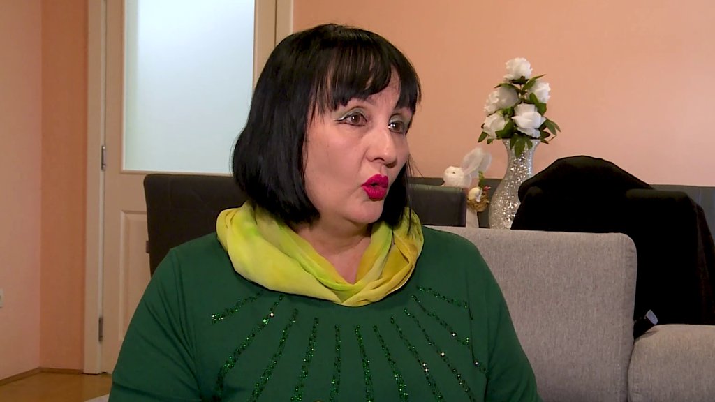 Zatvorio je u kavez u Kotežu, gde može da je vozi traktorom po blatu: Teodorina majka urnisala Bebicu, želi Đukića za zeta: On nikad ne može da bude Filip, nakarada na dve noge!