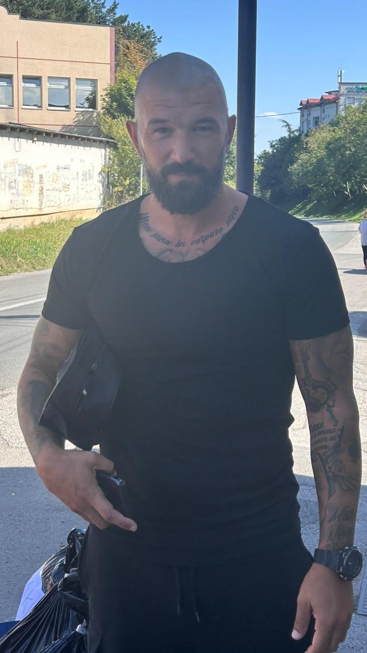 Nešto sam video, ali ne smem da pričam: Lakić progovorio o susretu sa Pavlom, žestoko udario na Anđelu, pa raspalio po Kačavendi: Prevrtljiva je,  uvek se prišljamči ljudima koji su...