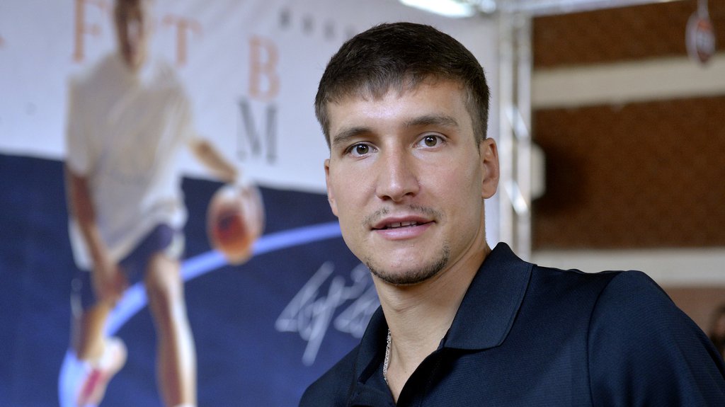 BOGDAN BOGDANOVIĆ RAZNEŽIO JAVNOST! Pohvalio se pa objavio fotografiju sa bebom! (FOTO)