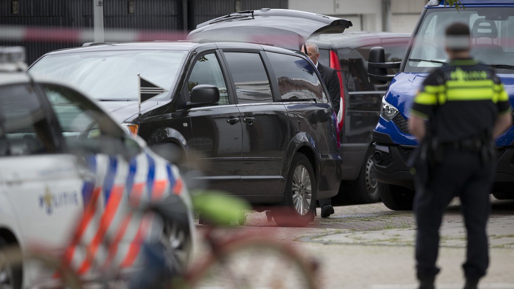 Drama u Amsterdamu: Policija naredila da 300 putnika s podignutim rukama izađe iz voza, usledio pretres