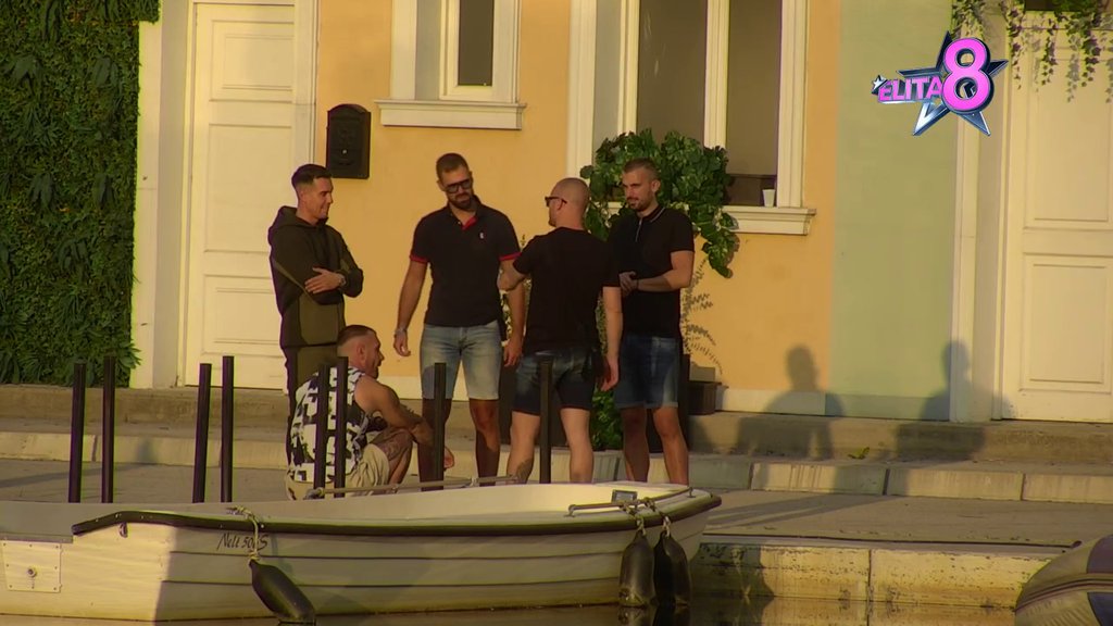 Nisi ti za džabe Muljavi: Mateja zamerio Munji poljubac sa Enom, on daje sve od sebe da se opravda (VIDEO)