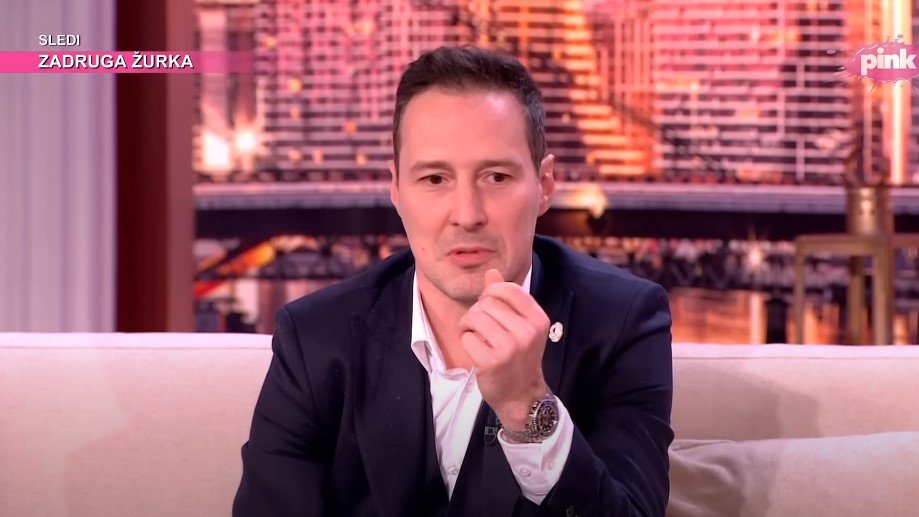 Govorili su mi da neću moći da budem pevač zbog tog defekta: Peđa Jovanović o operaciji, priznao kako se osećao i otkrio da mu je to bila velika kočnica