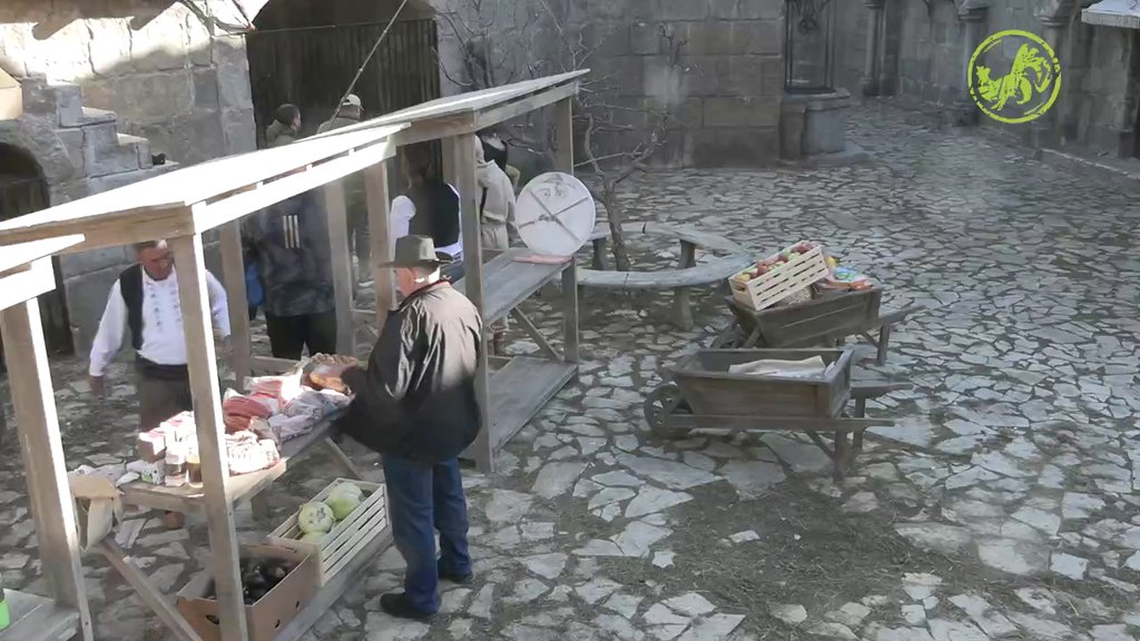 Ništa ne može da se dobije na lakši način: Aleksandra i Veselin izvodili akrobacije da bi dobili jaja, ulje i patlidžan za farmere (VIDEO)