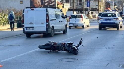 Motociklista (40) teško povređen u centru Beograda: Jeziva scena na raskrsnici, leži sa otvorenim prelomom