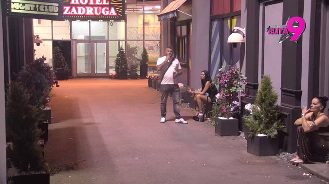 PROMENIO SVE BOJE: Asmina muči infomrmacija koju je Dača želeo da ...