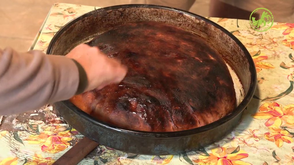 Ko preživi hleb Sneže Kušadasi, pakao mu neće teško pasti: Sve pliva u svinjskoj masti, a onda je odlučila da DODA JOŠ (VIDEO)