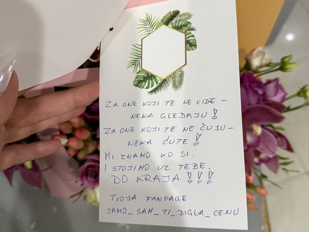 Anđela dobila brdo poklona pre emisije! Podrška nije štedela, a ove reči će pamtiti zauvek: Budi ponosna na ožiljke koji ti krase dušu... (FOTO)