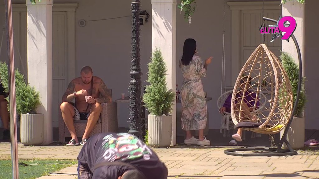 Ostavi mi dečka na miru: Vanja žestoko zapretila Aneli, više neće smeti da se šali s Janjušem! (VIDEO)