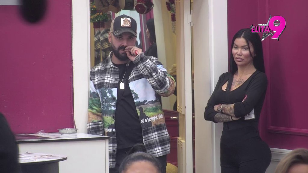 Izudarala me je, pogledaj kako je crveno: Anđelo otkrio kako mu je Luka kukao nakon haosa sa Aneli (VIDEO)