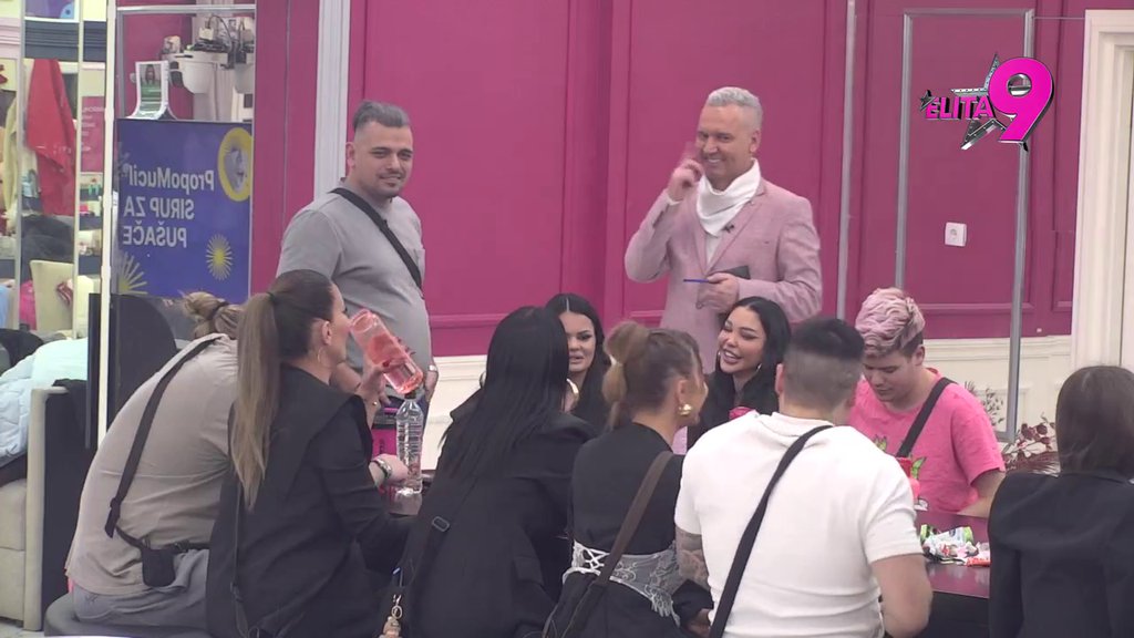 Zabacila udicu: Aneli ne prestaje da pali vatru, priznala da li bi se pomirila sa Lukom! Anita menja boje poput semafora! (VIDEO)