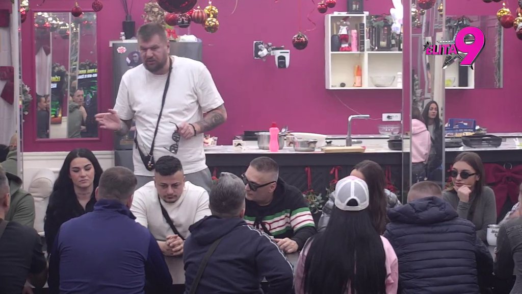 Vas dvoje ste rođeni jedno za drugo! Janjuš podržao ljubav Luke i Anite, Ivan se ponudio da im BUDE KUM, Aneli je morala da DOBACI JEDNU REČENICU! (VIDEO)