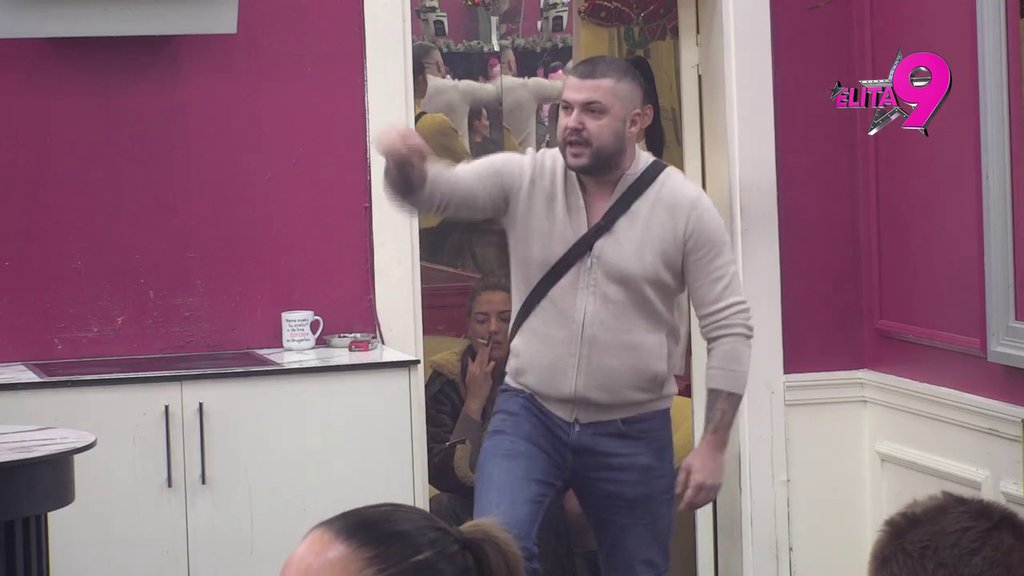 On se kladi s Janjušem, pa šta sam ja, limenka?! Maja progovorila o Filipovom povlačenju u sebe, pa priznala: On da je to hteo, on bi razgovarao sa mnom (VIDEO)