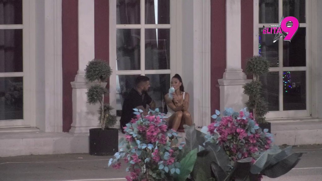 ŠOK! Asmin zatražio od Maje da se obrati Filipu dok je sedeo sa Aneli, ona ostala ZATEČENA! (VIDEO)