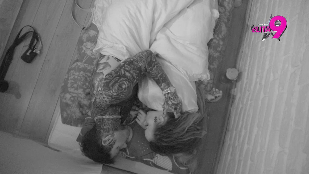 ON NJOJ GRICKA UVO, ONA NJEGA VUČE ZA KOSU! Filip i Teodora u EKSPLOZIJI STRASTI, malo im fali da pređu granicu! (VIDEO)