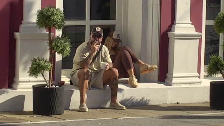 Želi da zna više detalja o njenom susretu s Karićem? Luka sve ispitao Aneli, ona ga oduvala! (VIDEO)