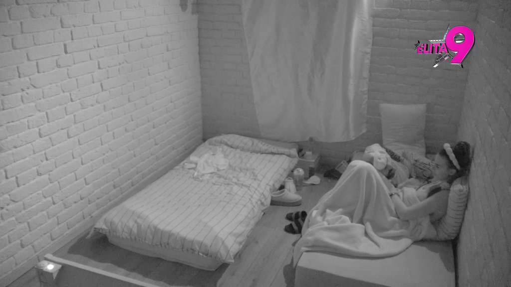 Nije inat, drago mi je da smo se poljubili: Luka i Anita ostali nasamo, shvatili šta su uradili, pa obavili razgovor (VIDEO)