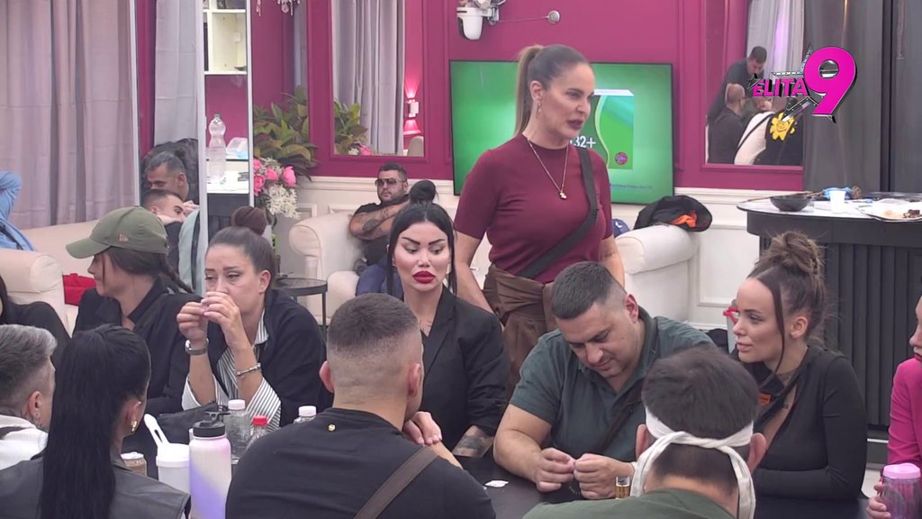 Šok nad šokovima: Kačavenda zabola Vanji novi nož u leđa i svojim glasom joj presudila da ode u izolaciju! (VIDEO)