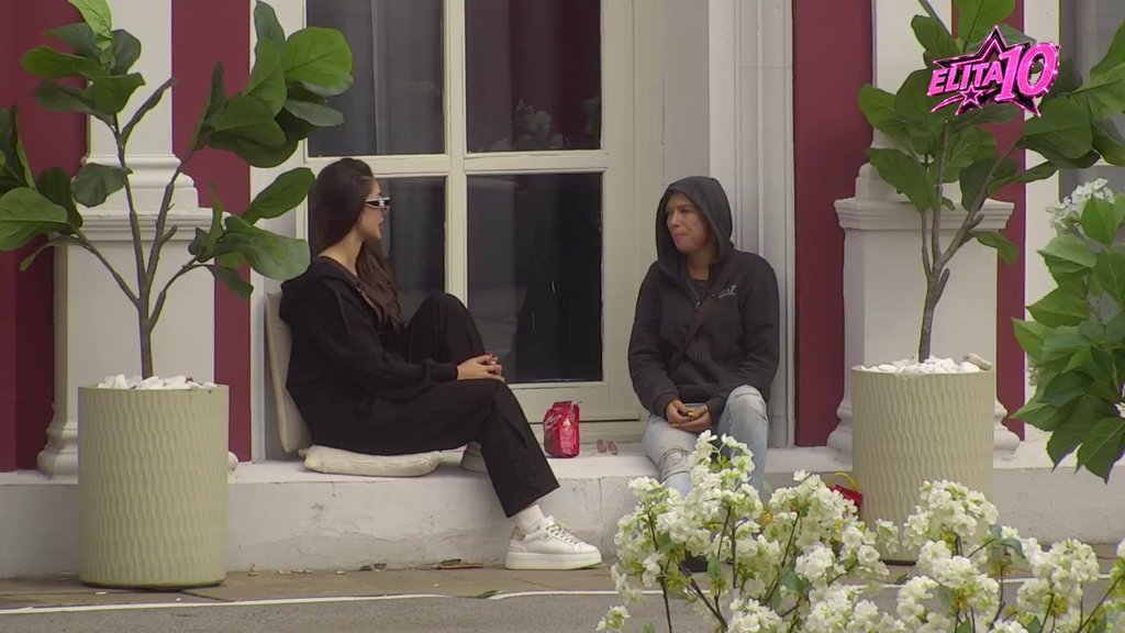 Da se ceo svet okrene protiv tebe, ja sam tu! Anđela i Jasenka postale prave prijateljice, pa se zajedno i pomolile (VIDEO)