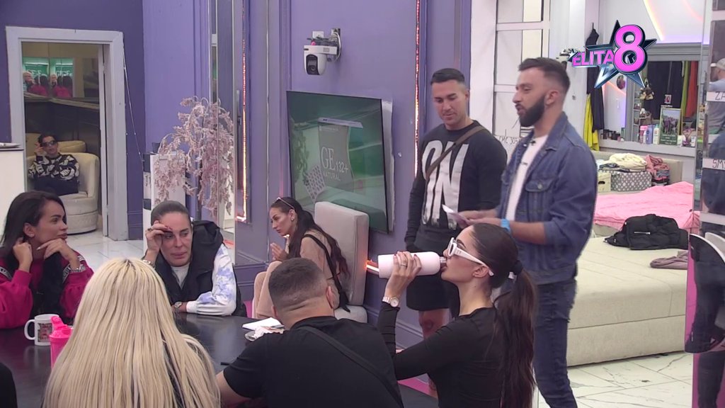 Najzlobnija si osoba, unakazićeš ovog dečka: Sanja izgorela jer je Marko obavio Eninu kupovinu, pa svu krivicu svalila na Terzu! Pale teške reči, ona mu udarila i na DETE (VIDEO)
