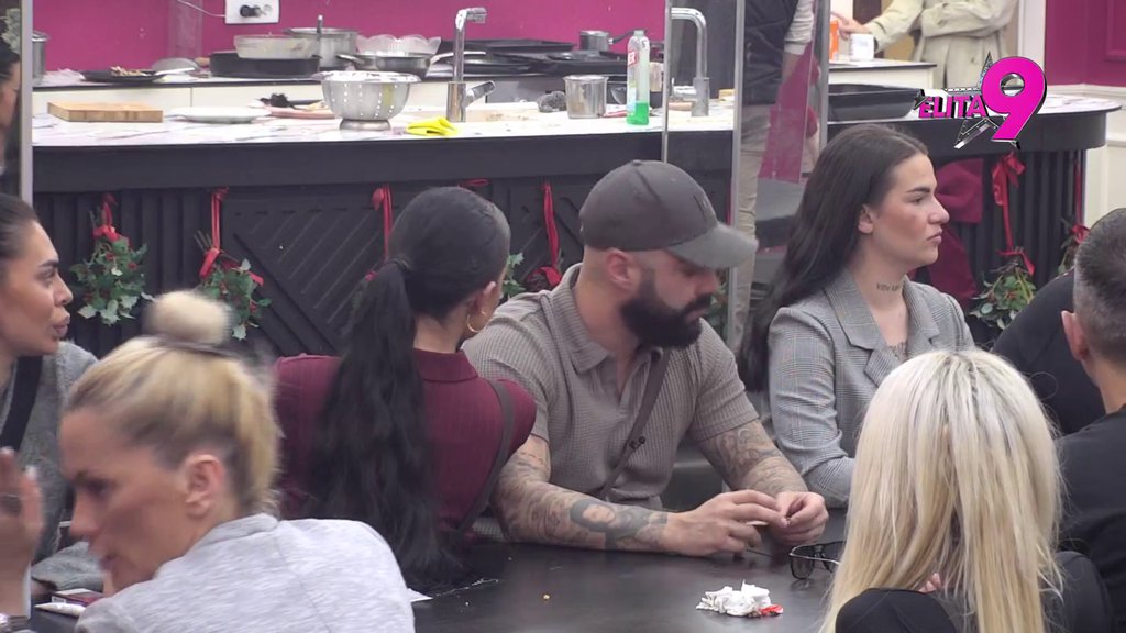 Anita i Luka na korak do raskida: Bukti žestoka svađa, on joj pretio da će leteti iz kreveta! (VIDEO)