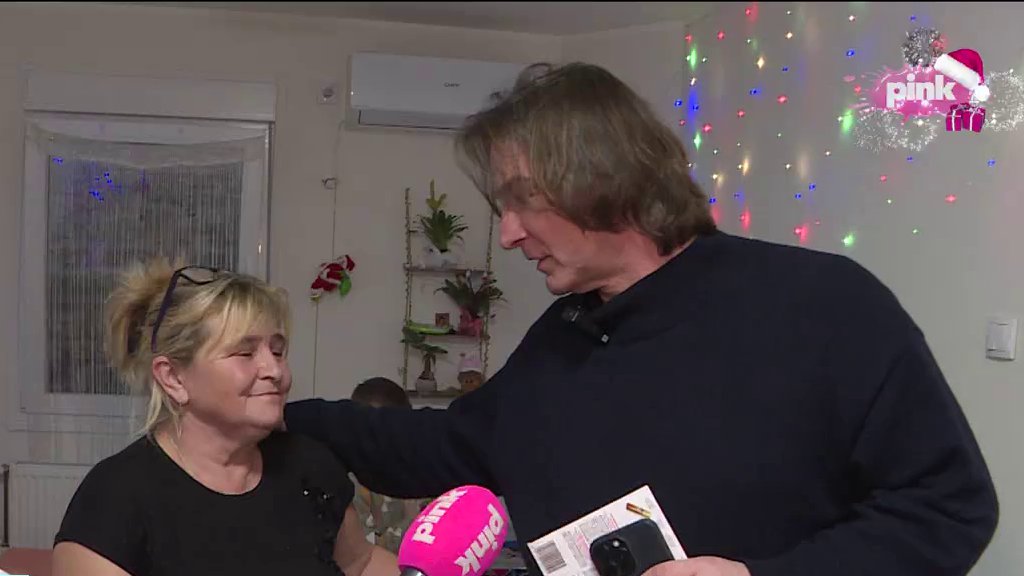 ZBOG PORODICE LUKIĆ JE CELA SRBIJA PLAKALA! Nakon što im je izgradio kuću iz snova, Željko Mitrović posetio sedmoro mališana i baku Mariju: Doneo im novogodišnje poklone i POLA MILIONA dinara! (FOTO)