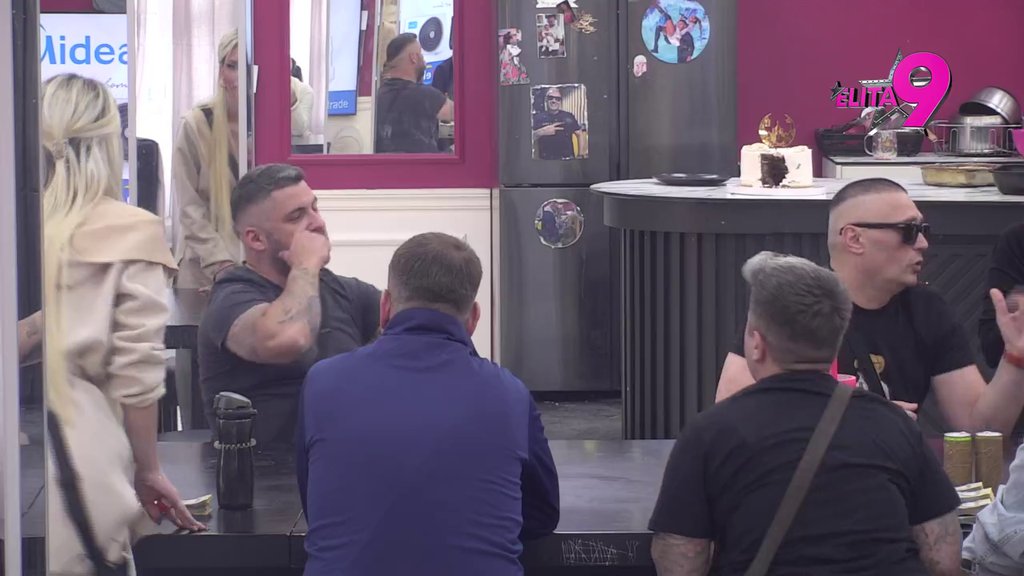 Tvoj brat ga je pozdravljao! Asmin UPALIO Matoru, smatra da je folirant u odnosu sa Borom, ona ZAURLALA, PARA IZ UŠIJU JOJ IDE! (VIDEO)