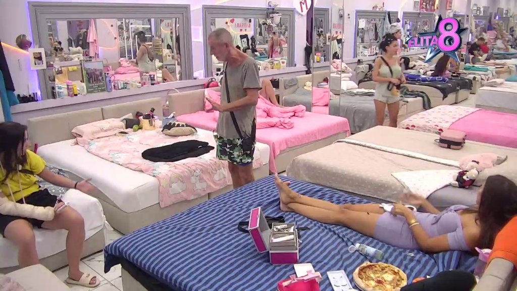 ORI SE SPAVAĆA SOBA: Marko i Sanja ušli u žestok klinč sa Anđelom zbog Jordanke, ona im odbrusila: KLOŠARI JEDNI! (VIDEO)