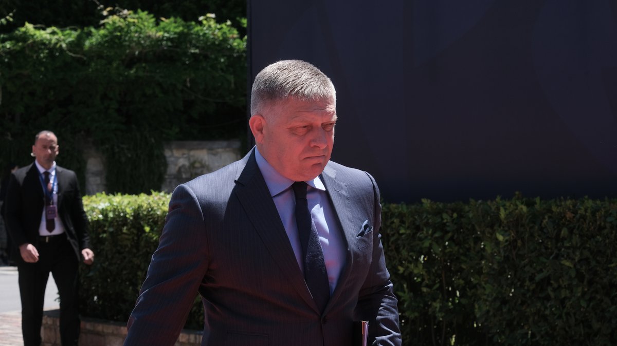 ZALUPLJENA VRATA KIJEVU: Robert Fico jasno poručio – Slovačka ne daje ni centa za vojnu pomoć Ukrajini!