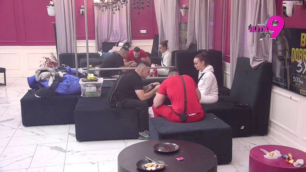 Svakako ga je... Reljin hit roka u Beloj kući, odmah krenulo da se šuška o navodnoj aferi sa Anitom (VIDEO)