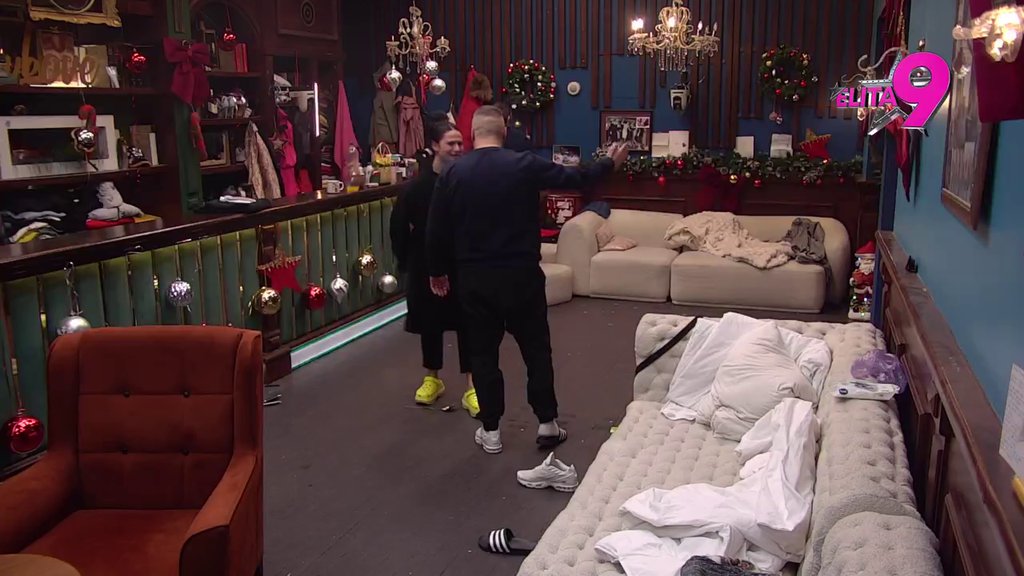 Haosi se nižu! Sandra porazbijala pab zbog Luksa, obezbeđenje uletelo munjevitom brzinom (VIDEO)