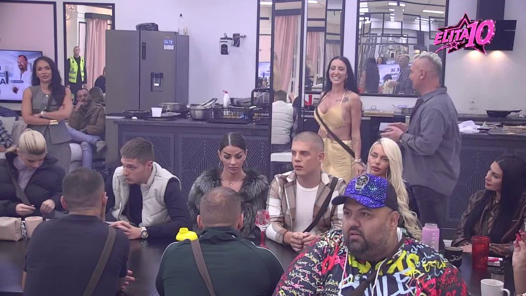 Slađa postala ZAKUVALINA! Poslala Anđelu i Cara u izolaciju, oni izgoreli (VIDEO)
