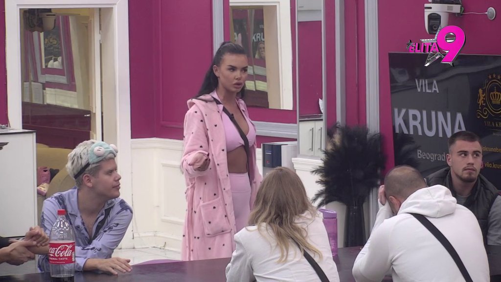 Mama ti nije dala da spavaš kod mene: Anita i Anđelo se brutalno unakažavaju, izbacili tonu prljavoš veša! (VIDEO)