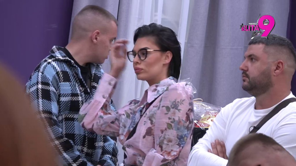 MINA SE PUMPA KAO BALON! Dok je slušala poruke Terzine porodice i prijatelja, Vrbaški slagala face! (VIDEO)