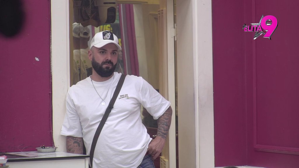 UZEĆU DEVOJAČKO PREZIME SVOJE MAJKE: Luka šokiran saznanjem da Baja ne želi Anitu za snajku, zabranio mu da joj da prezime Vujović (VIDEO)