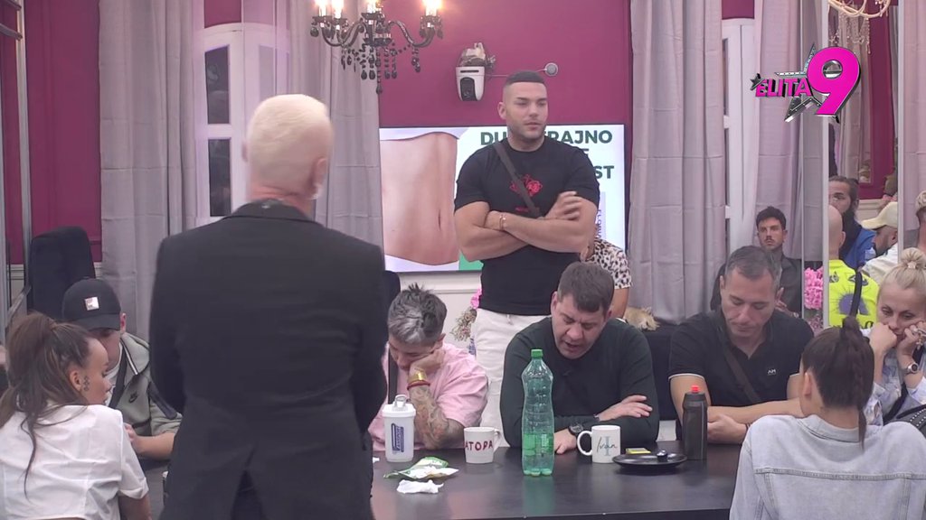 Brutalno rešetanje Mine Vrbaški! Repetirala vređalicu i žestokim prozivkama unakazila Aneli, pa tek najavila razotkrivanje! (VIDEO)