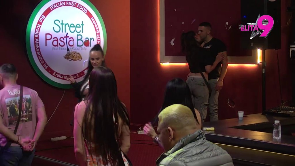 Sve puca od strasti: Dohvatili se Anđelo i Boginja, poljupci pljušte kao ludi! (VIDEO)