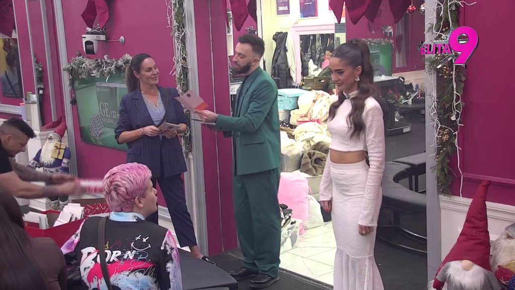 SAMOUNIŠTENJE OSOBA KOJE SU MENE POKUŠALE DA UNIŠTE: Anđela Đuričić bez dlake na jeziku prokomentarisala suočavanje Kačavende i Ane! (VIDEO)