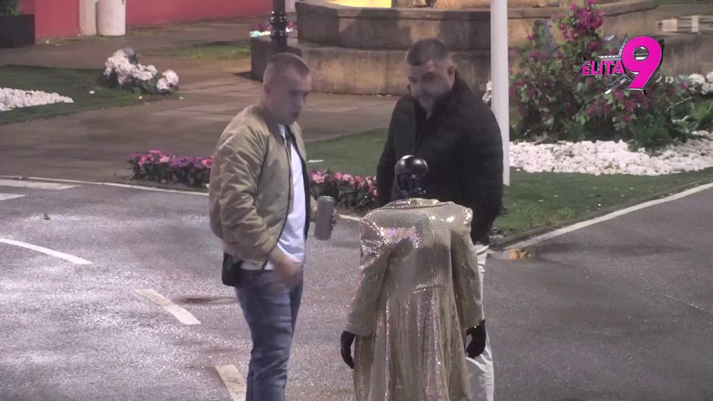 Prati svaki njen korak: Alibaba se poverio Toši, ovo veče želi da ulepša samo jednoj takmičarki!  (VIDEO)