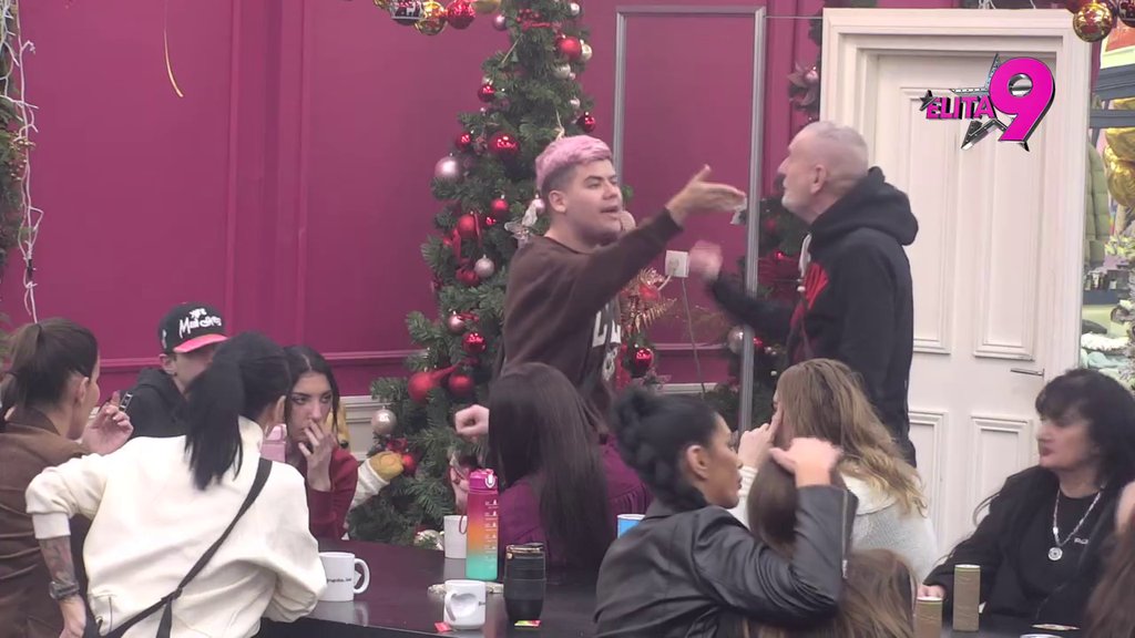 Karambol u Eliti: Uroš i Mića žestoko zaratili zbog Aneli, Janjuš se obratio svim cimerkama i priznao da li će biti s nekom! (VIDEO)