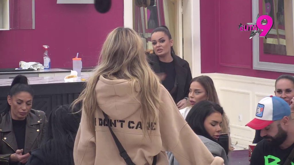 Pukao joj film: Jovana pokušala da razbuca druženje Maje i Aneli, pa dobila šut kartu od Marinkovićeve! (VIDEO)