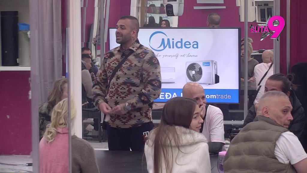 Procvetao: Bebica pred svima priznao da bi se Teodora pomirila s njim, ona u potpunom šoku! (VIDEO)