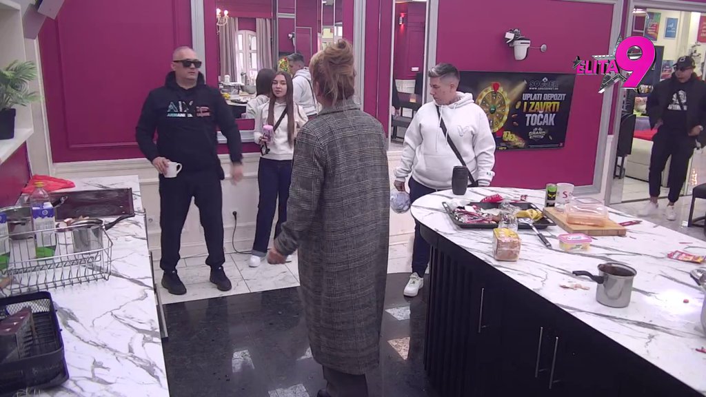 JE L' SU OVO TVOJE GAĆICE? Goca obišla imanje, a kad je došla do USPAVANE LEPOTICE Aneli, morala je da reaguje!