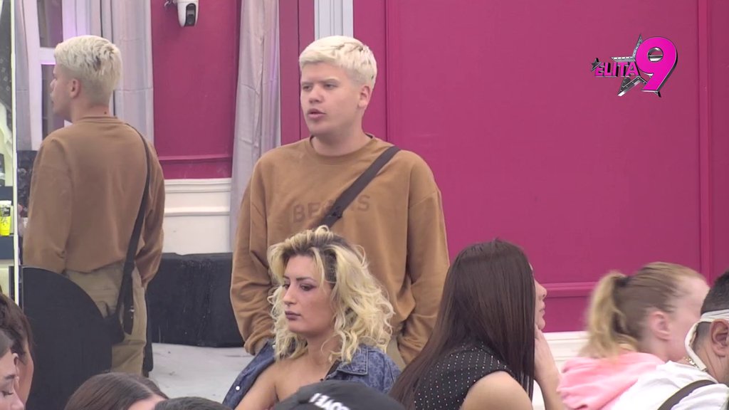 Govorila je da Janjuš ima većni polni organ: Takmičari udruženim snagama podsetili Aneli kako je blatila Luku, on menja boje kao semafor! (VIDEO)