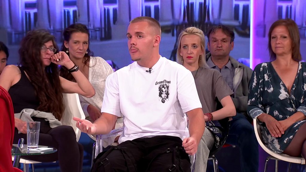 KORISTILA JE TRUDNOĆU DA MANIPULIŠE: Dača otkrio da je Milica kontaktirala njegovog oca kako bi saznala sve o Sofiji! Jednu stvar Terzinoj bivšoj nikada neće opristiti! TREBA DA JE BUDE SRAMOTA... (VIDEO)