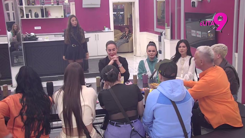 Sama traži đavola: Anita dočekala momenat da udari na Aneli, pa dobila žestoku osudu (VIDEO)