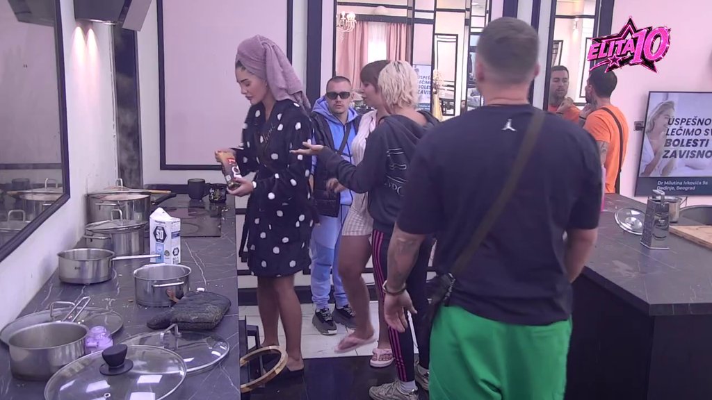 Ovo su đavolja posla: Miljana odlepila na Jasenku jer je pričala sa Anđelom, pa je odvela sa sobom da se pomole za njenu pobedu (VIDEO)