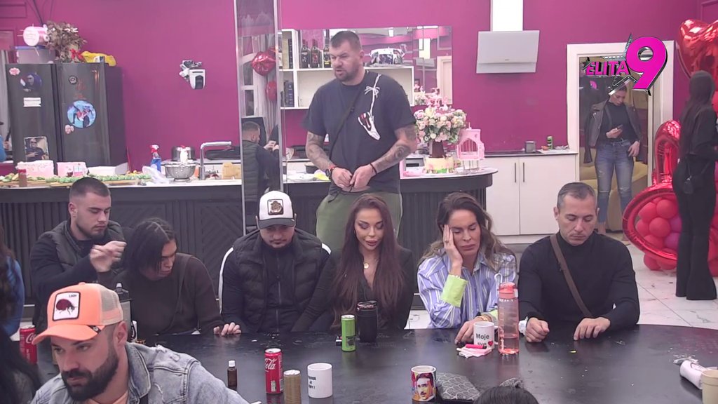 BUKTI RAT: Aneli optužila Asmina da svim silama želi da se dodvori Maji, on osudio Ahmiće jer su se na dan Norinog rođendana bavili PROVOCIRANJEM MAJE: Poslali su igračku da bi... (VIDEO)