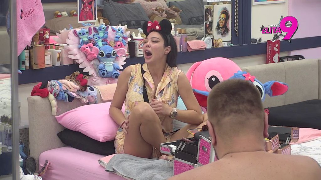 HAOS NE JENJAVA! Aneli i Maja razmenjuju gnusne prozivke preko cele sobe, obezbeđenje u pripravnosti! (VIDEO)