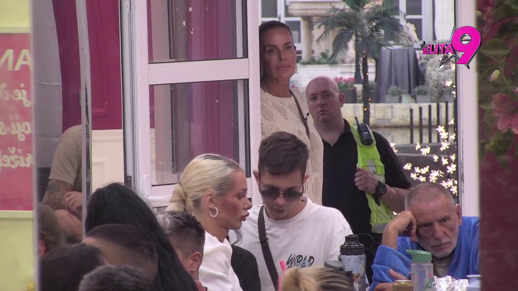 KAO DA NISU PALE GNUSNE UVREDE! Kačavenda ne vidi ništa lošeu šegačenju sa Janjušem i Anđelo, Dača je prilepio za samo dno zbog ponašanja:  ŽENO, BLAMIRAŠ SE! (VIDEO)